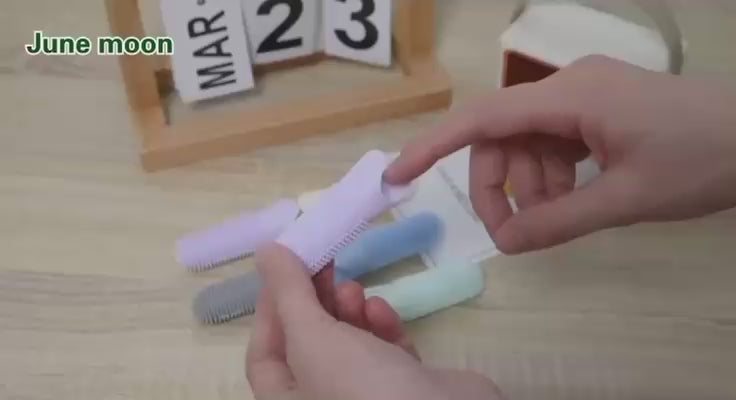 Brosse à Dents à Doigt en Silicone 360° – Chiens et Chats  Prix conseillé : 12,90€ l’unité, ou 19,90€ le lot de 2